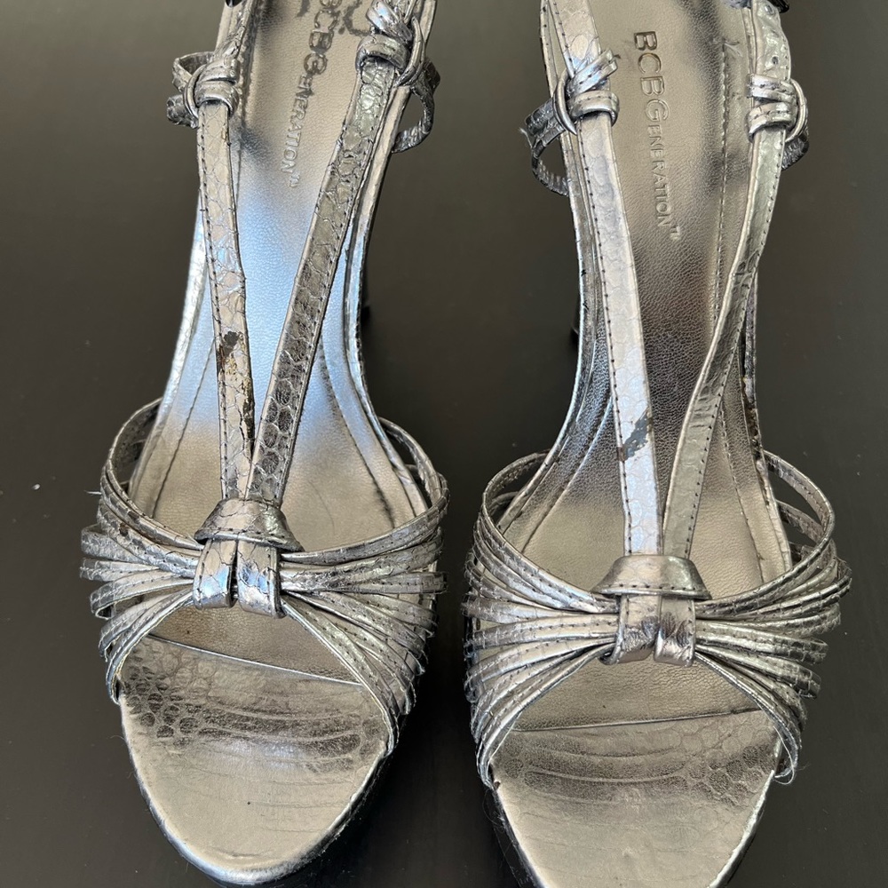 BCBGeneration Size 9B Metalic Silver